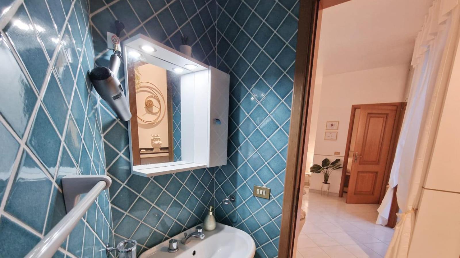 Politeama Dependance Apartment ปาแลร์โม ภายนอก รูปภาพ